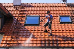 46002659 - roof cleaning with high pressure